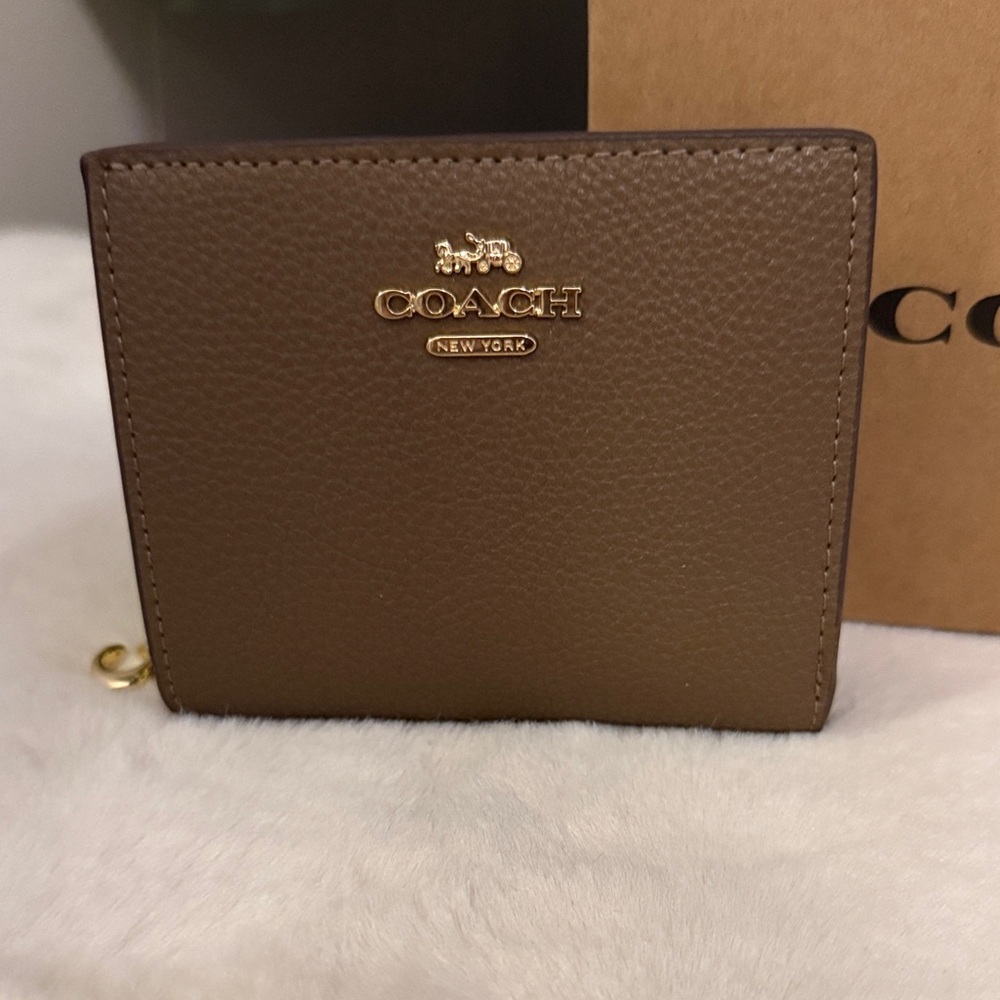 Coach Snap Wallet in Dark Stone - Picture 2 of 6